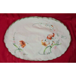 Vintage Embroidered Linen Placemats 7 Oval Scalloped Edges. Great Condition.